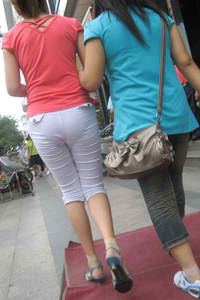 免费撕开奶罩揉吮奶头A片视频